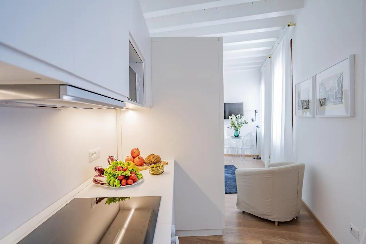 Ca' Dei Musicanti 1 Charming Apt In Cannaregio Венеция